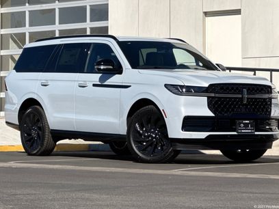 New 2025 Lincoln Navigator Reserve w/ Jet Appearance Package