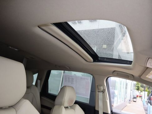 Used 2020 Acura MDX SH-AWD image 36