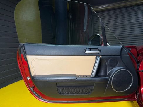 Used 2011 MAZDA MX-5 Miata Grand Touring w/ Premium Pkg image 12