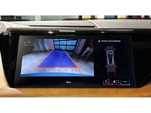 Used 2023 Audi e-tron GT Premium Plus image 30