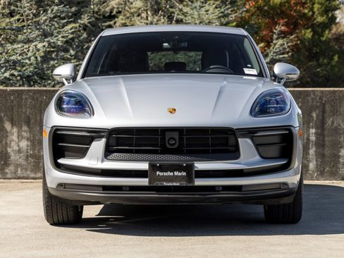 Certified 2026 Porsche Macan AWD/4WD image 8