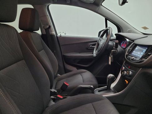 Used 2017 Chevrolet Trax LT AWD/4WD image 21