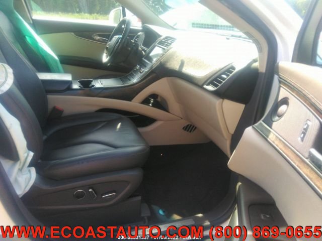 Used 2019 Lincoln Nautilus Reserve FWD image 6