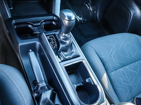 Used 2019 Toyota Tacoma TRD Off-Road w/ Technology Package image 22