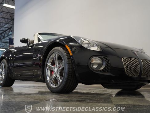 Used 2007 Pontiac Solstice GXP w/ Premium Package RWD image 35