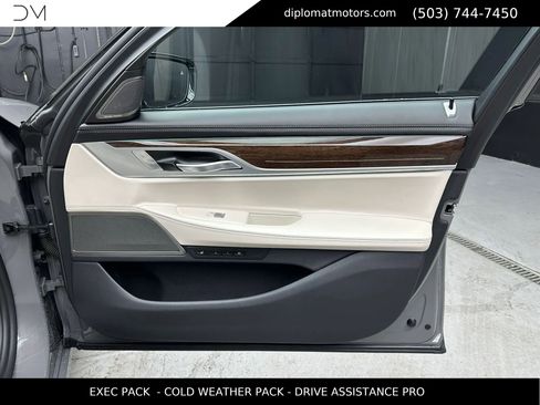 Used 2020 BMW 750i xDrive w/ Executive Package AWD/4WD image 26