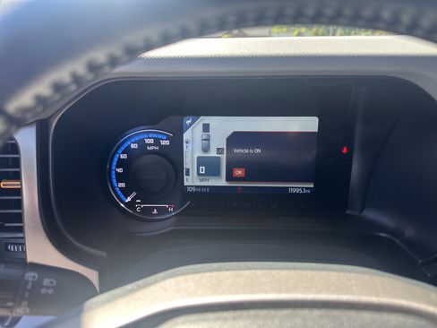 Used 2023 Ford Bronco Badlands image 42