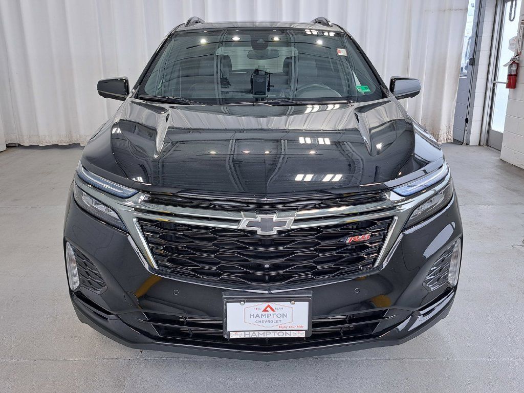 Used 2023 Chevrolet Equinox RS w/ RS Leather Package FWD image 3