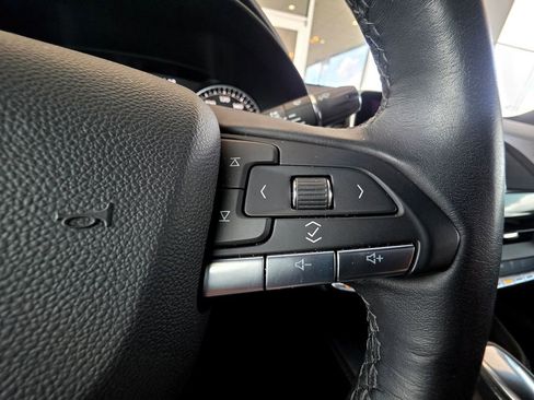Used 2025 Cadillac CT4 Luxury AWD/4WD image 17
