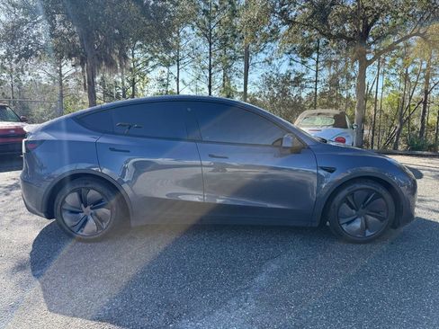 Used 2022 Tesla Model Y Performance image 8