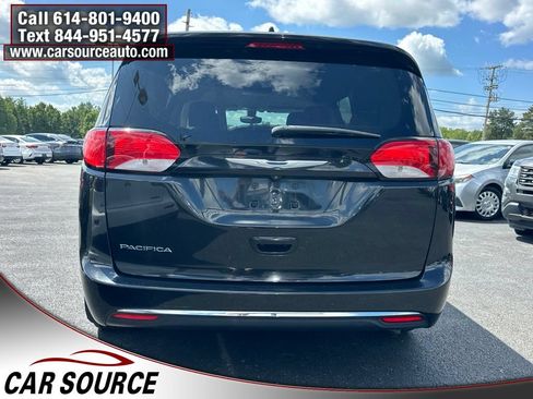 Used 2017 Chrysler Pacifica Touring Plus w/ Tire & Wheel Group FWD image 9