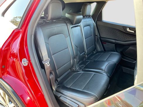 Used 2020 Ford Escape Titanium image 28