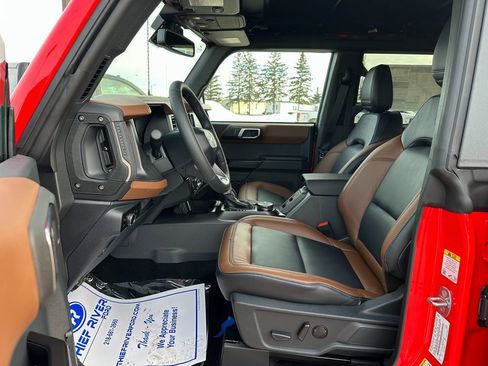 New 2024 Ford Bronco Outer Banks w/ Sasquatch Package image 11