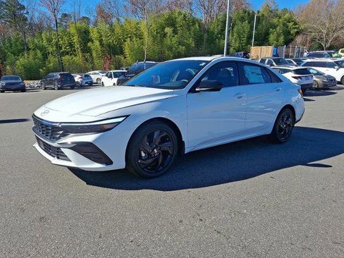 New 2026 Hyundai Elantra SEL Sport Premium image 2