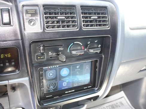 Used 2000 Toyota Tacoma 4x4 Xtracab V6 image 23