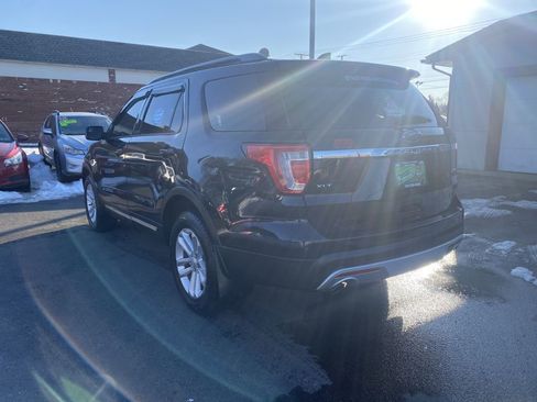 Used 2016 Ford Explorer XLT w/ Equipment Group 202A image 7