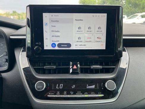 Used 2025 Toyota Corolla LE FWD image 17