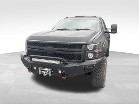 Used 2013 Chevrolet Silverado 2500 LT w/ Interior Plus Package AWD/4WD image 2