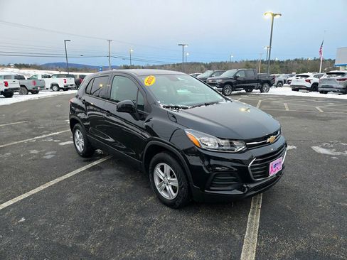 Used 2022 Chevrolet Trax LS w/ Tint and Cruise Package image 3