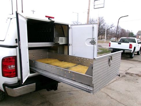 Used 2014 Chevrolet Silverado 2500 W/T w/ Snow Plow Prep Package image 4