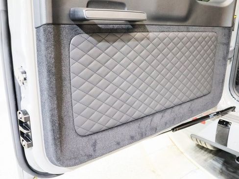 Certified 2024 Mercedes-Benz G 63 AMG 4MATIC image 31