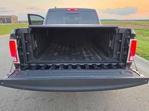 Used 2018 RAM 1500 Laramie w/ Convenience Group AWD/4WD image 24
