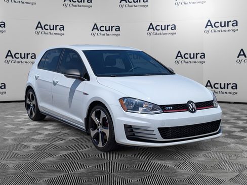 Used 2017 Volkswagen Golf 4-Door FWD image 2