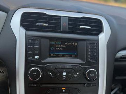 Used 2013 Ford Fusion SE image 14