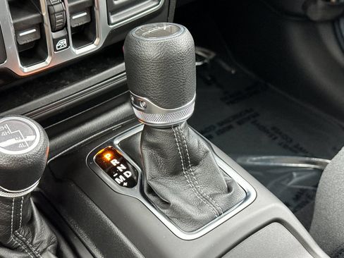 New 2026 Jeep Gladiator Sport AWD/4WD image 18