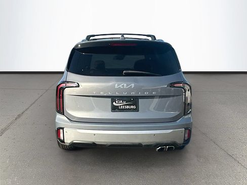 Used 2024 Kia Telluride EX w/ EX Captain's Chair Package FWD image 6