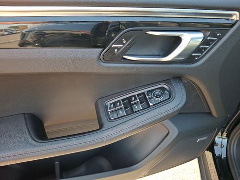 Used 2017 Porsche Macan S AWD/4WD image 12