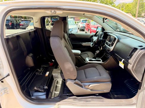 Used 2022 Chevrolet Colorado LT w/ Fleet Safety Package RWD image 24