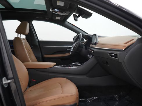 Used 2020 Hyundai Sonata SEL w/ Premium + Sunroof Package FWD image 11