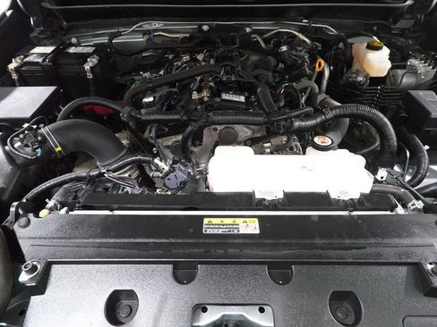 Used 2024 Toyota Tacoma TRD Off-Road AWD/4WD image 30