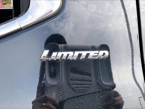 Used 2022 Toyota Tundra Limited image 22