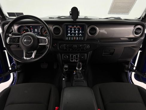 Used 2018 Jeep Wrangler Unlimited Sahara image 22