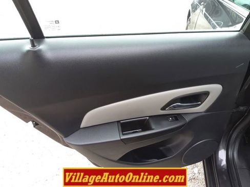 Used 2014 Chevrolet Cruze LT image 25