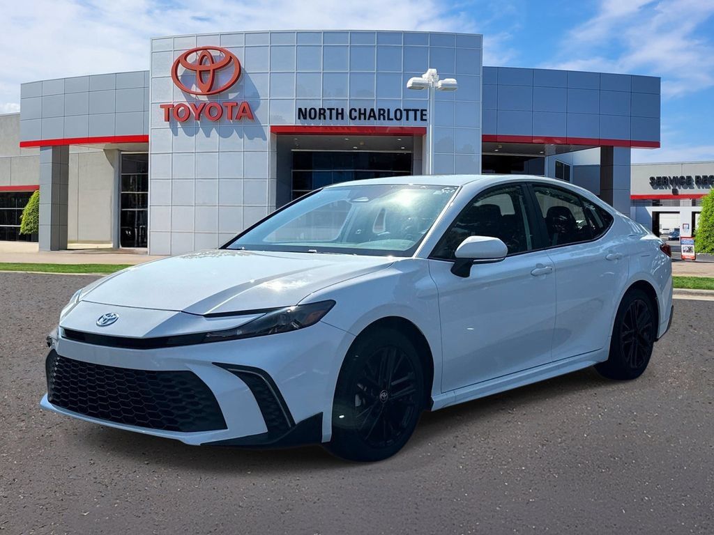 Used 2026 Toyota Camry SE FWD image 4