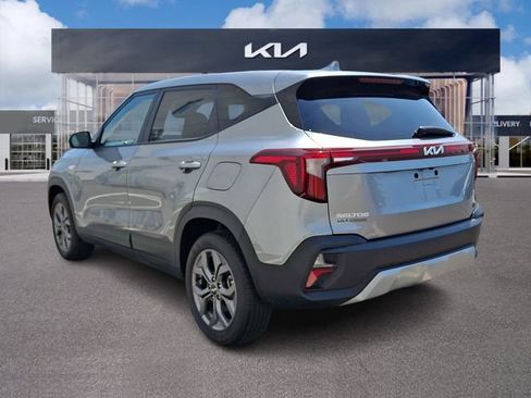 Used 2024 Kia Seltos LX AWD/4WD image 4