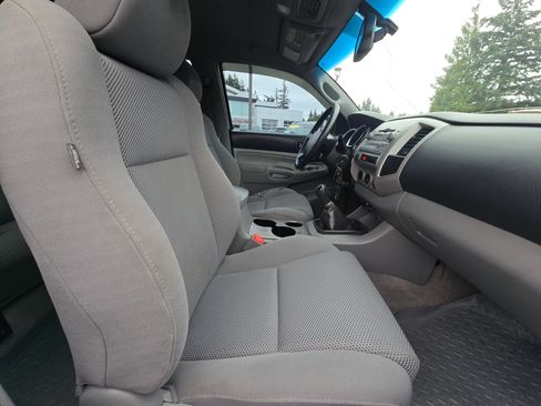 Used 2011 Toyota Tacoma 4x4 Double Cab w/ TRD Sport Pkg w/JBL Audio image 11