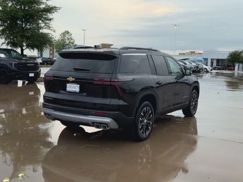 New 2026 Chevrolet Traverse LT w/ Sun and Wheel Package FWD image 9