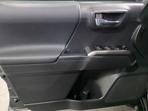 Used 2023 Toyota Tacoma TRD Off-Road image 10