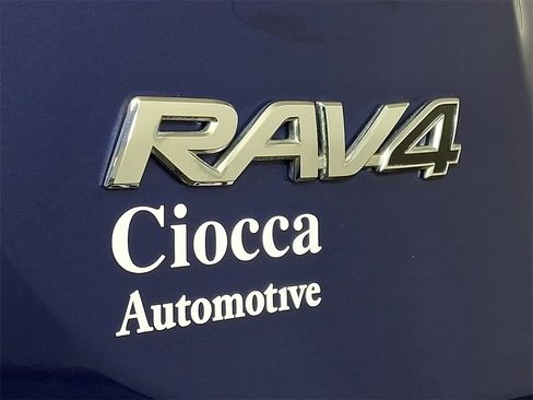 Used 2015 Toyota RAV4 Limited image 30