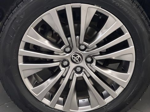 Used 2022 Toyota Venza Limited AWD/4WD image 67