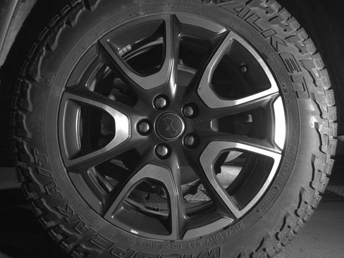 Used 2025 Jeep Compass Trailhawk image 14