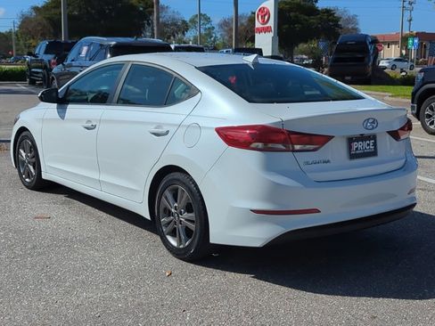Used 2017 Hyundai Elantra SE image 7