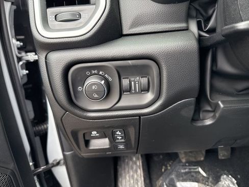 New 2026 RAM 1500 4x4 Crew Cab image 17