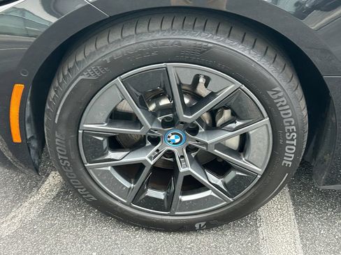 Used 2023 BMW i4 eDrive40 w/ Premium Package RWD image 9