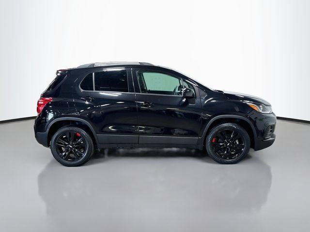 Used 2021 Chevrolet Trax LT w/ Redline Edition AWD/4WD image 5