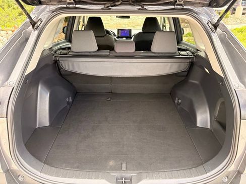 Used 2025 Toyota RAV4 XLE AWD/4WD image 29
